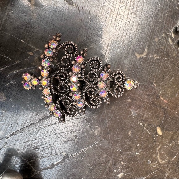 4 Christmas pins - Angel,Snowman,Christmas Tree and a pair of Skates - Picture 4 of 9